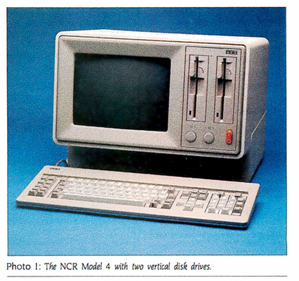 کامپیوتر قدیمی NCR Model 4 با چهار درایو دیسک عمودی