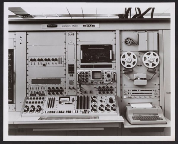 کامپیوتر هیبریدی Beckman SDS 2220