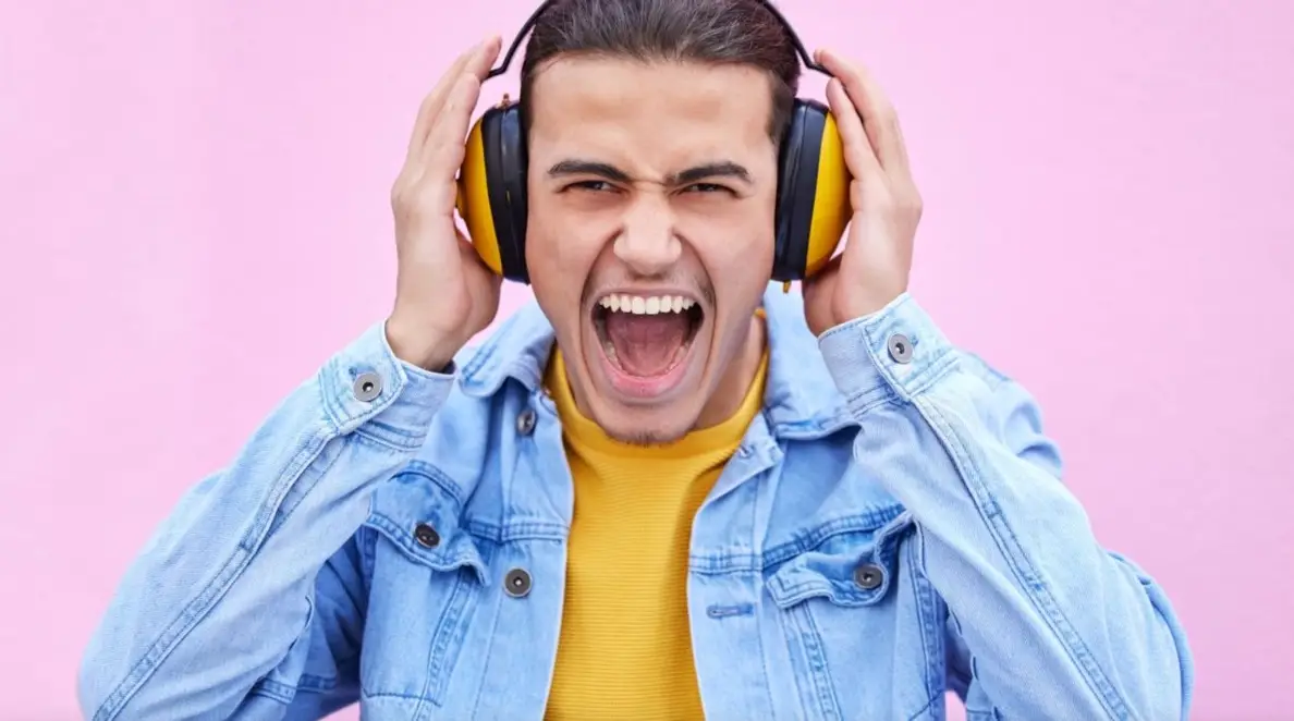 چگونه بلندی صدا بهتدریج شنوایی ما را از بین میبرد؟