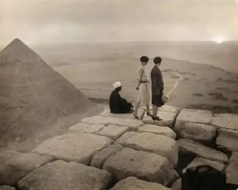 Tourists on the Great Pyramid in the 1920s | historical photo
