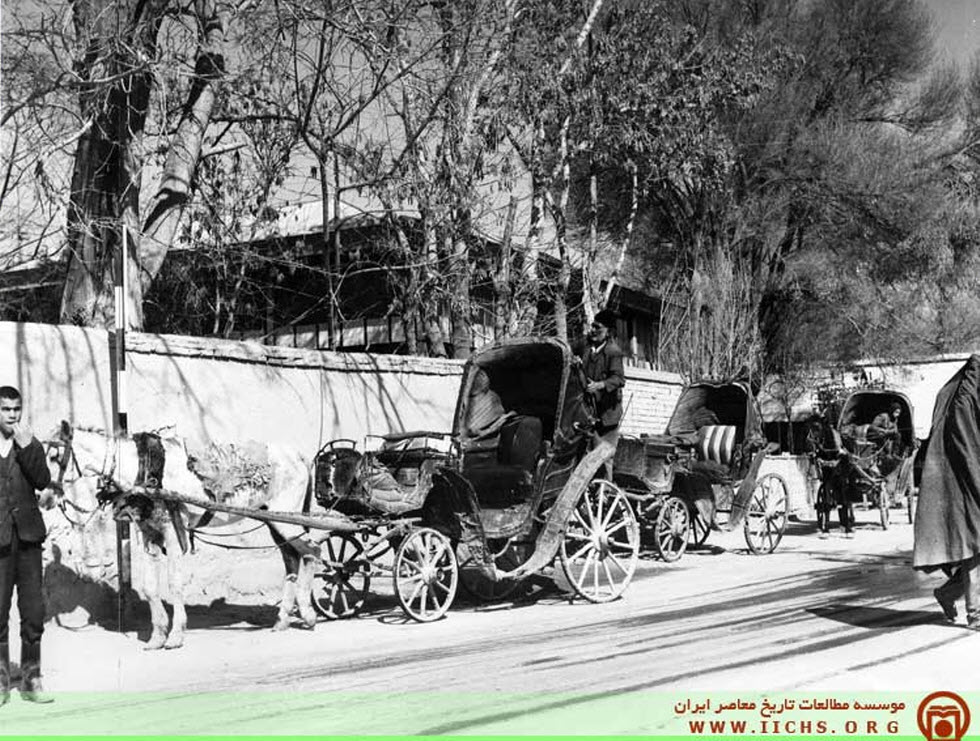 درشکه یک اسبه در تهران قدیم