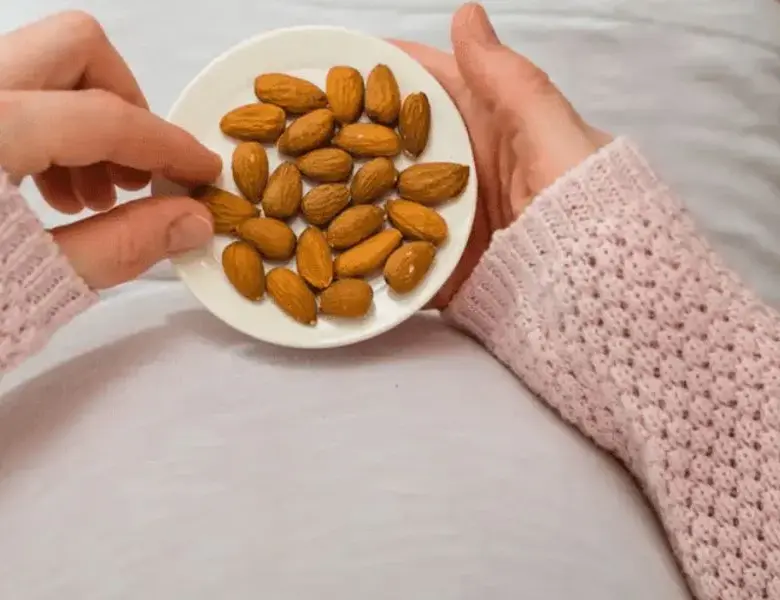بادام درختی برای بارداری