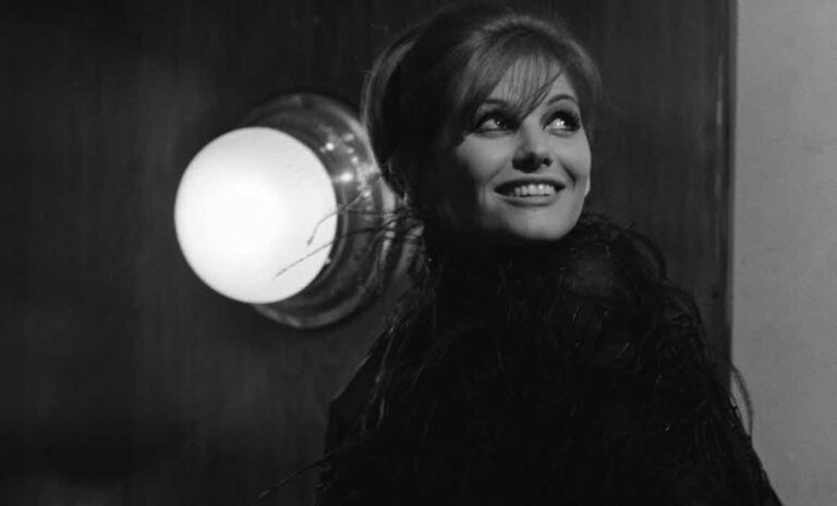 انی - کلودیا کاردیناله - ۸½ Claudia - Claudia Cardinale - 8½