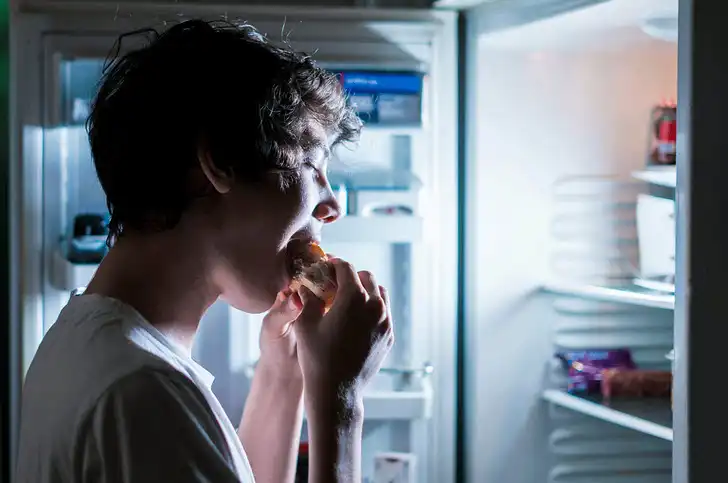 سندرم گرسنگی شبانه (Night Eating Syndrome)