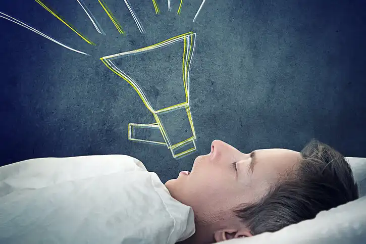 چرا برخی افراد هنگام خواب صحبت میکنند؟