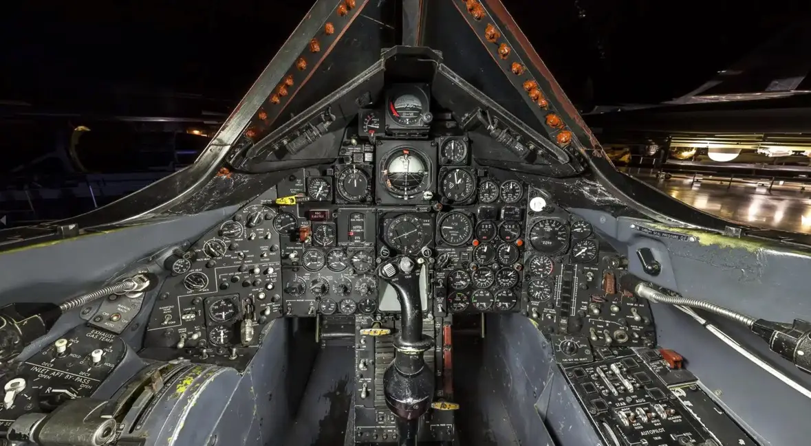 هواپیمای SR-71 بلکبرد
