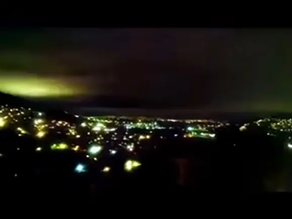 نورهای زمینلرزهای (Earthquake Lights)