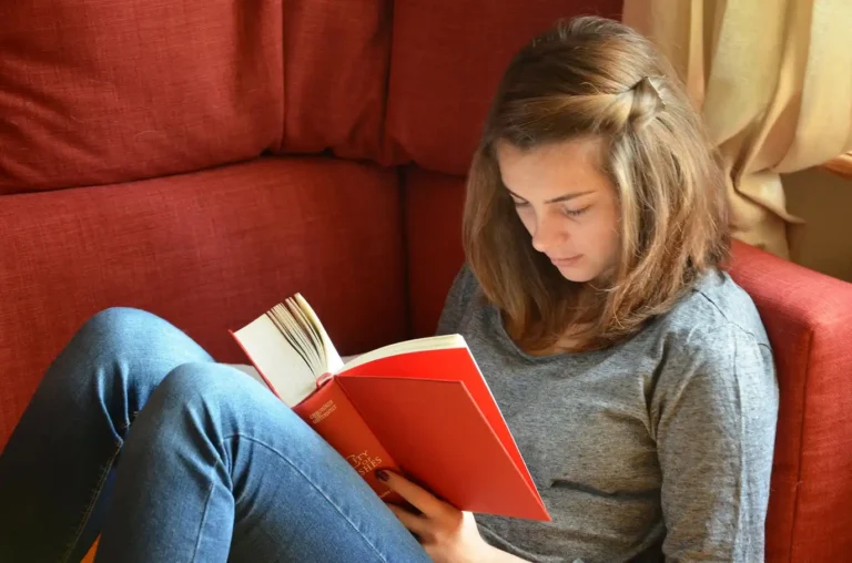 چطور بتوانیم دوباره کتاب یا مطلب طولانی بخوانیم؟ | How to Read Long Texts Again