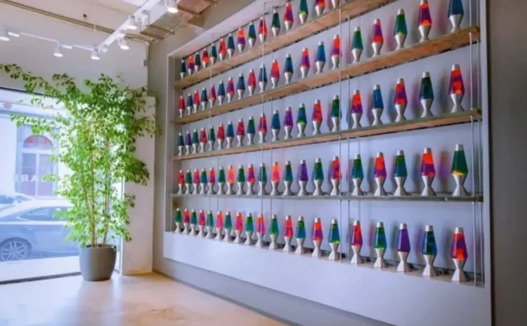 دیوار لامپ‌های لاوا در کلادفلر | Cloudflare Lava Lamp Wall – امنیت دیجیتال با تصادف طبیعی
