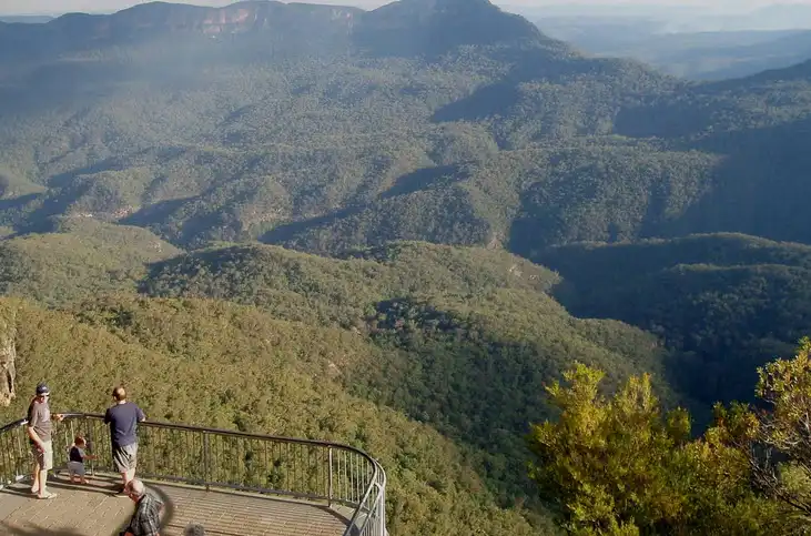 Why does sound echo multiple times in the mountains?