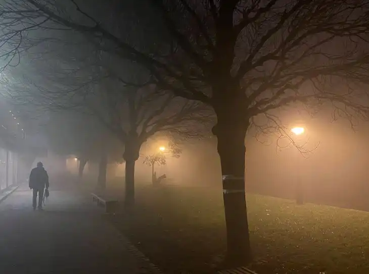 Can fog and humidity worsen air pollution?
