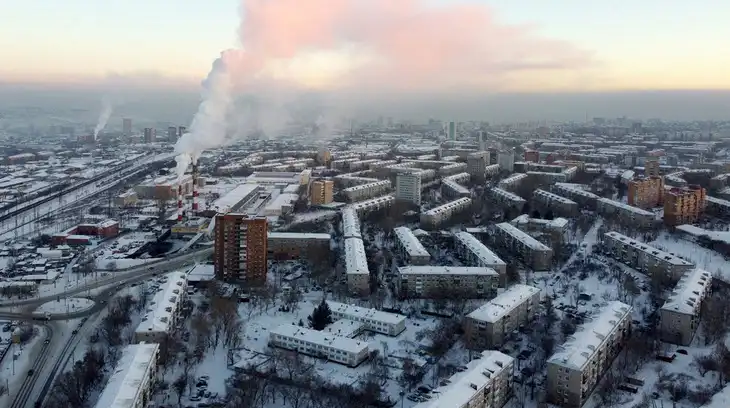 Why is air pollution more noticeable during winter?
