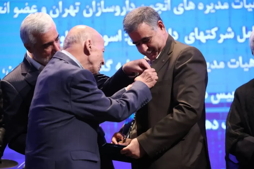 کدام پزشکان مدال داروسازی 1405 را دریافت کردند؟